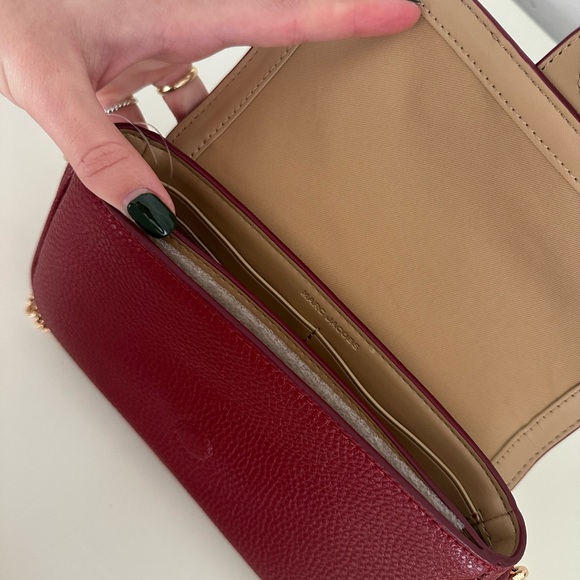 Marc Jacobs Wine Red Crossbody Bag with Gold Chain Strap - Picture 5 of 6